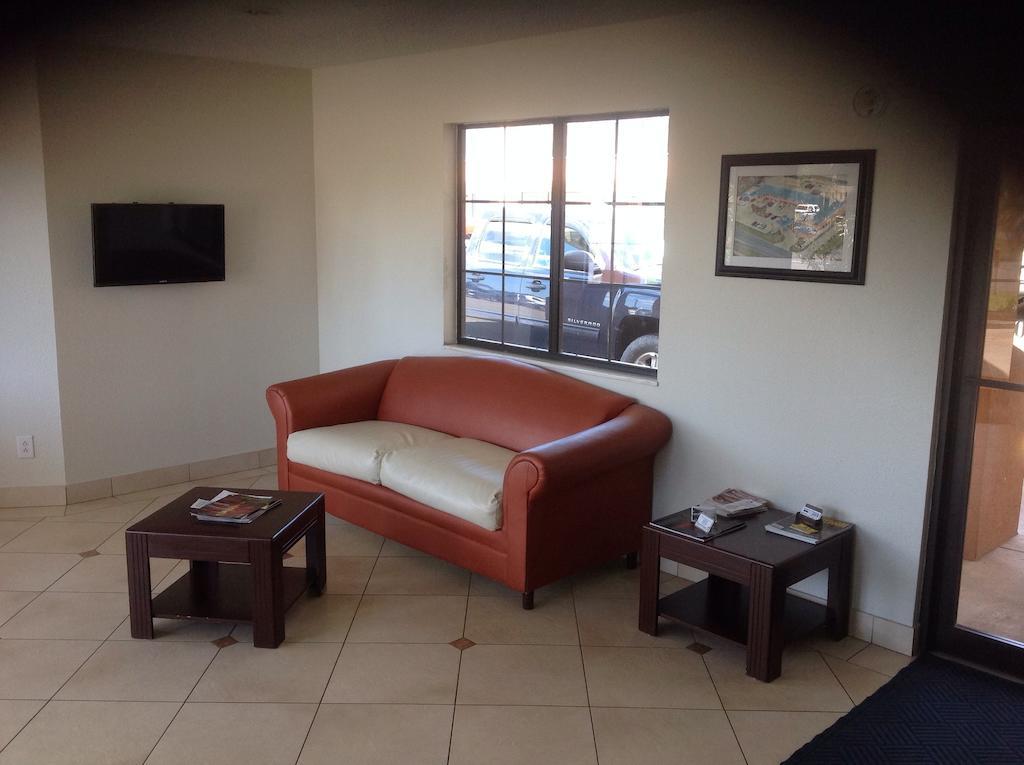 Groves Executive Inn מראה חיצוני תמונה