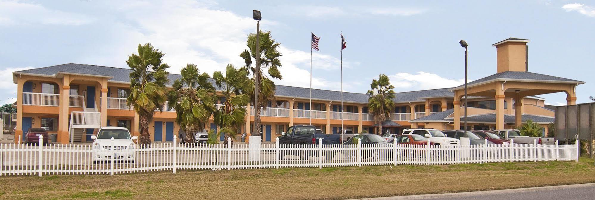 Groves Executive Inn מראה חיצוני תמונה