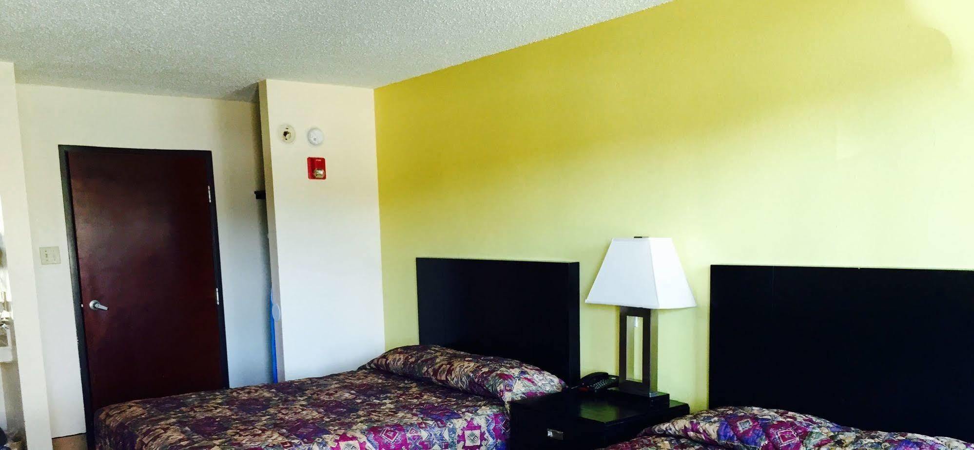 Groves Executive Inn מראה חיצוני תמונה